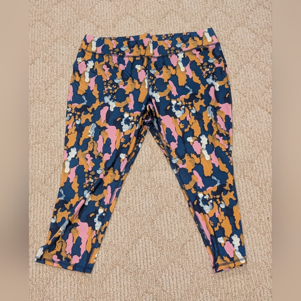 Women's Cropped Leggings, Size XL, Orchid Camo, Susan Lucci Collection